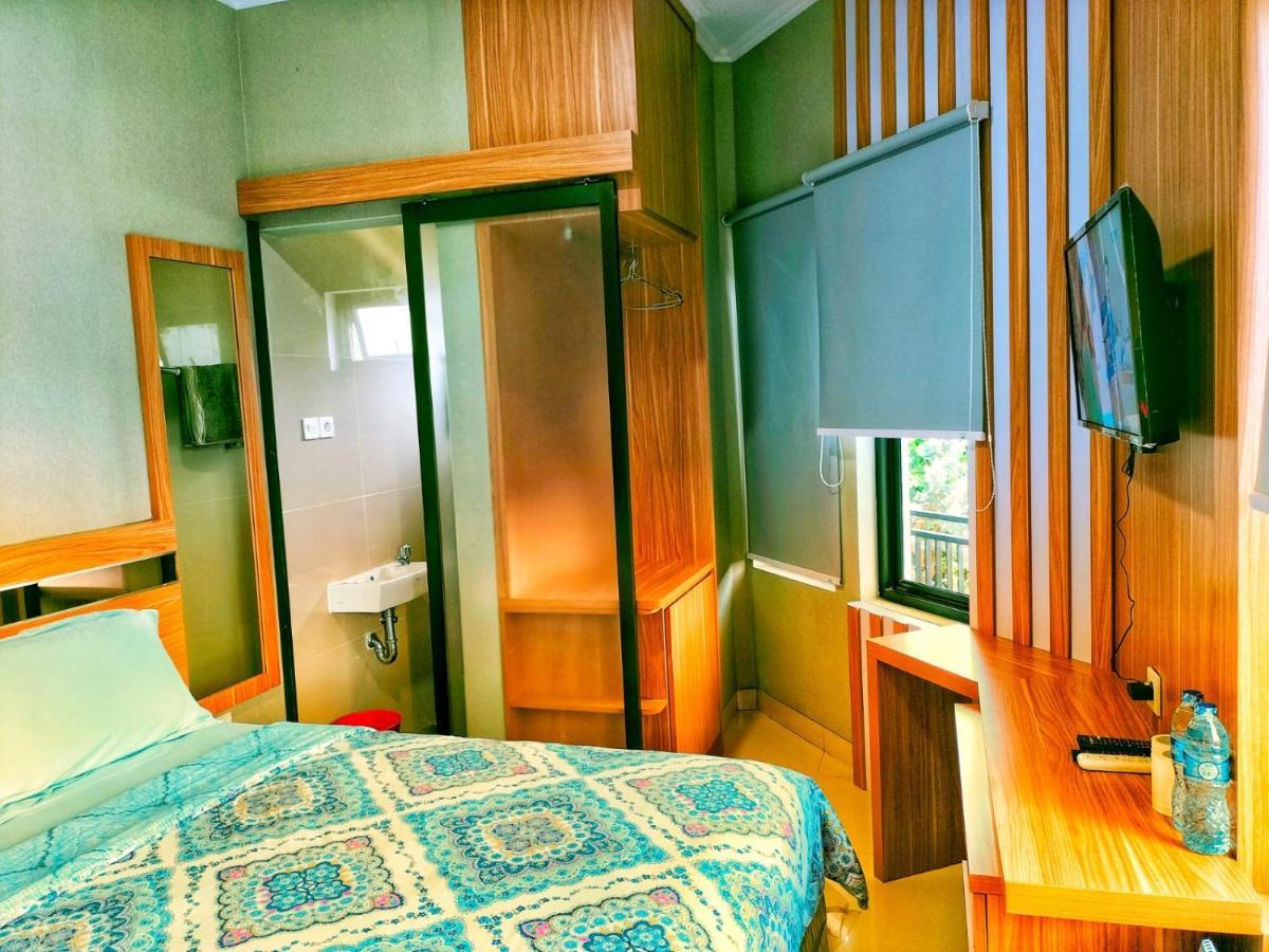 Cozy Residence Tomang Джакарта Екстериор снимка