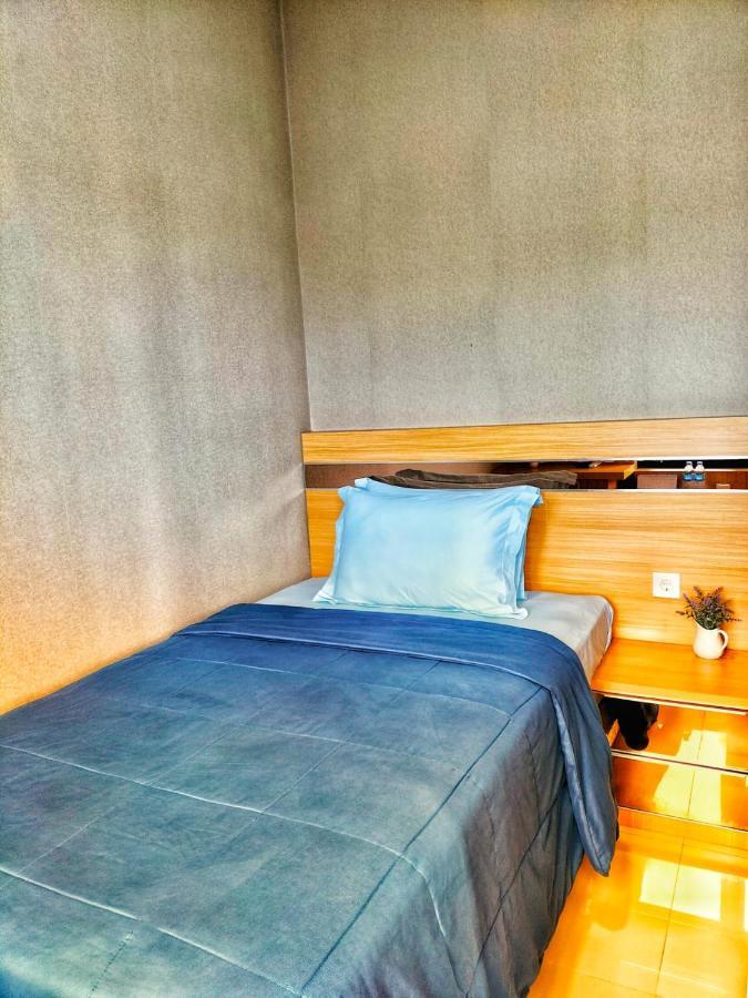 Cozy Residence Tomang Джакарта Екстериор снимка