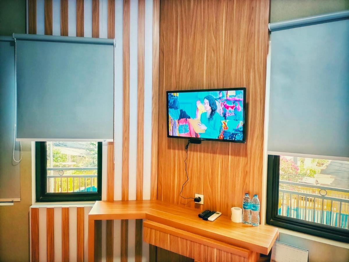 Cozy Residence Tomang Джакарта Екстериор снимка