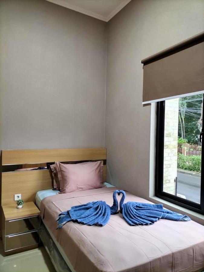 Cozy Residence Tomang Джакарта Екстериор снимка